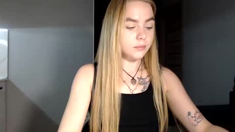 happy_fox_ online show from 01/25/25, 08:42