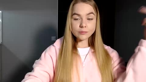 happy_fox_ online show from 02/11/25, 02:57