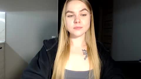 happy_fox_ online show from 02/17/25, 10:25