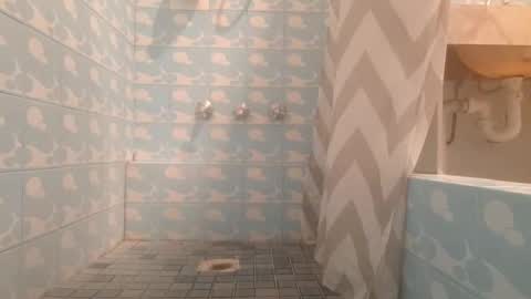 Snapshot of happychappyhard69 chatting on 11/12/25, 05:02 HappyChappyHard69 online show from 11/12/25, 05:02