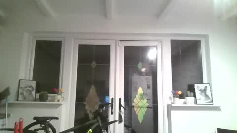 Snapshot of happyguy00000 chatting on 01/16/26, 03:54 Calvin Secret online show from 01/16/26, 03:54