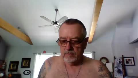 Snapshot of happynudist7373 chatting on 07/09/26, 02:10 happynudist7373 online show from 07/09/26, 02:10
