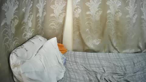 Snapshot of happysonia chatting on 06/17/26, 12:18 happysonia online show from 06/17/26, 12:18