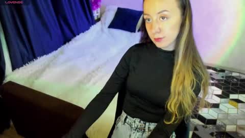 Stephanie online show from 12/12/24, 09:26