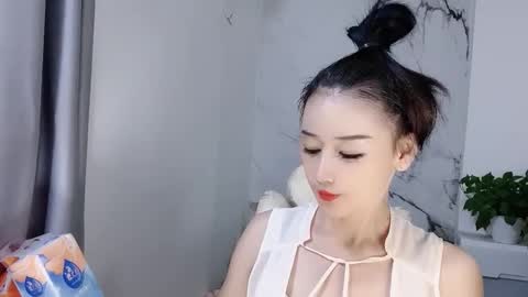 Snapshot of happysweety1688 chatting on 09/30/25, 04:06 happysweety1688 online show from 09/30/25, 04:06