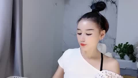 Snapshot of happysweety1688 chatting on 10/10/25, 05:50 happysweety1688 online show from 10/10/25, 05:50
