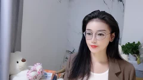 Snapshot of happysweety1688 chatting on 10/23/25, 05:51 happysweety1688 online show from 10/23/25, 05:51