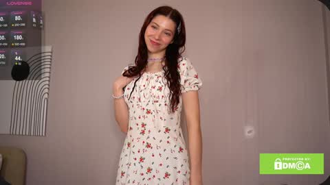 Snapshot of happyvivy chatting on 01/09/25, 06:27 Vivy online show from 01/09/25, 06:27