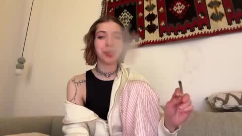 Snapshot of happyvivy chatting on 04/12/26, 08:03 Vivy online show from 04/12/26, 08:03