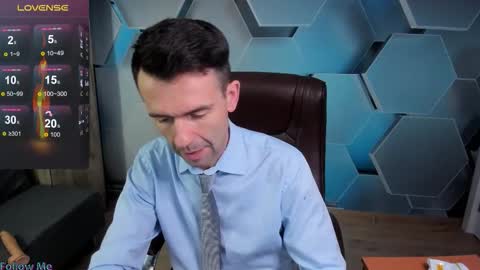 Steve online show from 11/18/25, 12:42