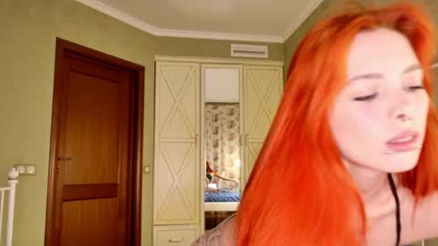 Molly and BaldMan online show from 06/05/26, 06:02