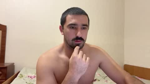 Snapshot of hard_to_obey chatting on 10/06/25, 06:38 Vadim online show from 10/06/25, 06:38