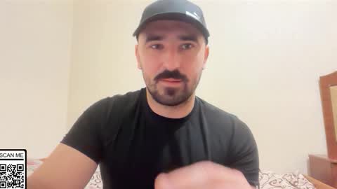 Snapshot of hard_to_obey chatting on 10/14/25, 05:58 Vadim online show from 10/14/25, 05:58