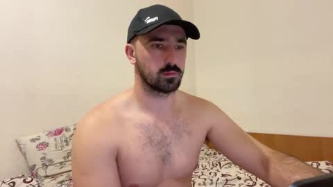 Snapshot of hard_to_obey chatting on 10/17/25, 06:32 Vadim online show from 10/17/25, 06:32