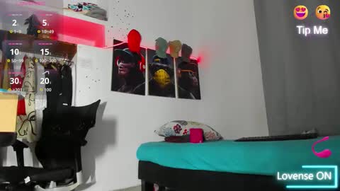 Snapshot of hardboy_latin chatting on 12/13/25, 11:43 hardboy_latin online show from 12/13/25, 11:43