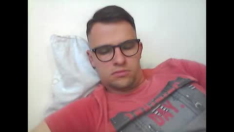 Snapshot of hardboylovemilfmoom chatting on 04/26/26, 04:15 hardboylovemilfmoom online show from 04/26/26, 04:15