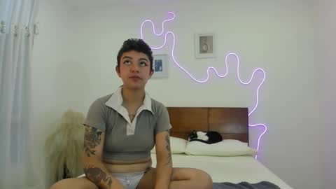 kade and demi independent models online show from 02/14/26, 11:12