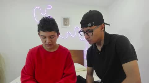 kade and demi independent models online show from 02/15/26, 11:01