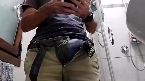 Snapshot of hardcumpleasure chatting on 09/28/25, 05:40 hardcumpleasure online show from 09/28/25, 05:40