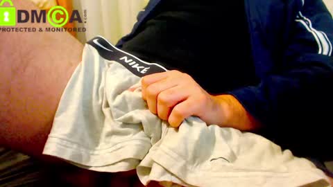 Snapshot of hardhairyb1g chatting on 01/19/25, 01:01 hardhairybig online show from 01/19/25, 01:01