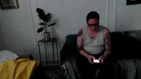 Snapshot of hardigan_dix chatting on 11/11/25, 07:58 hardigan online show from 11/11/25, 07:58