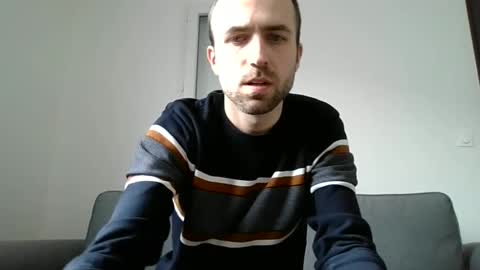 Mika online show from 03/08/25, 09:39