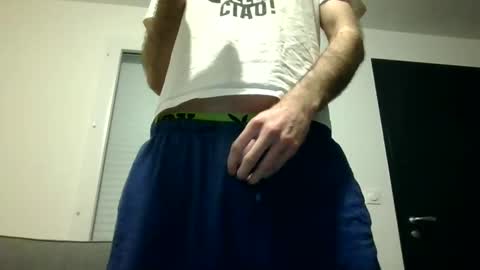 Mika online show from 03/12/25, 11:54