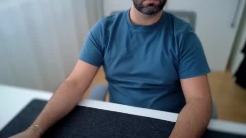 Snapshot of hardmodeonly chatting on 10/24/25, 12:12 Luca Velour online show from 10/24/25, 12:12