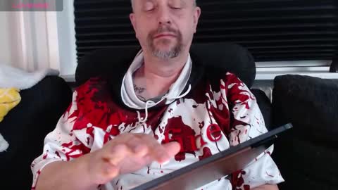 MrLazy online show from 02/03/25, 09:50