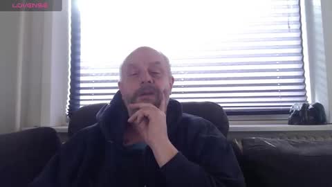 MrLazy online show from 03/06/25, 09:36