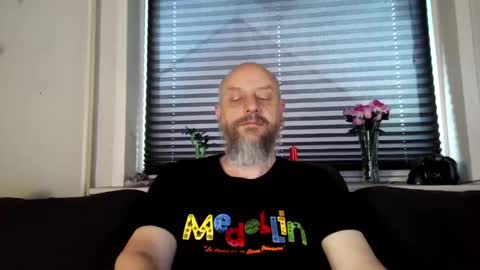 MrLazy online show from 05/19/26, 04:19