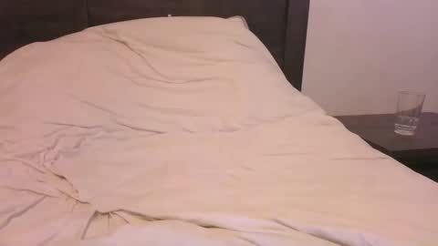 Snapshot of hardwood8686 chatting on 02/28/25, 02:20 Jay online show from 02/28/25, 02:20