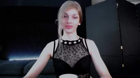 Miss Hardy online show from 10/28/25, 04:27