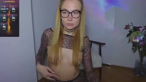 Tasya online show from 10/31/25, 06:53