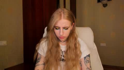 Snapshot of harley_kimm chatting on 09/10/25, 06:24 Julia online show from 09/10/25, 06:24