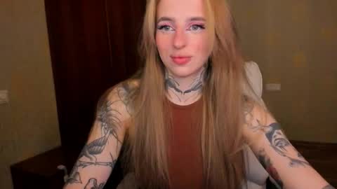 Snapshot of harley_kimm chatting on 09/30/25, 05:12 Julia online show from 09/30/25, 05:12