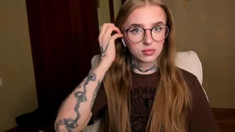 Julia online show from 03/03/26, 04:51