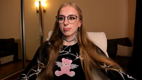 Julia online show from 04/21/26, 05:14