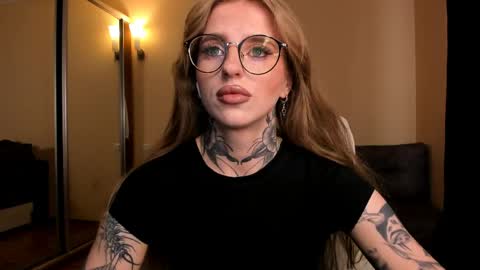 Snapshot of harley_kimm chatting on 04/29/26, 05:22 Julia online show from 04/29/26, 05:22