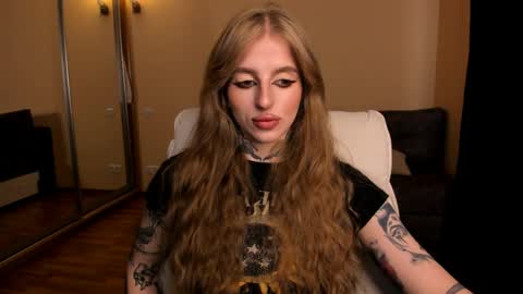 Snapshot of harley_kimm chatting on 05/07/26, 05:35 Julia online show from 05/07/26, 05:35