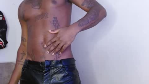 harley_quinnn111 online show from 11/16/25, 07:30