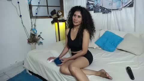 harley_quinns1 online show from 01/24/25, 02:49