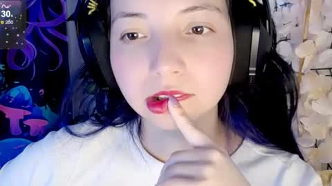 Snapshot of harmonys_couple_ chatting on 10/28/25, 08:55 Harmonys World online show from 10/28/25, 08:55