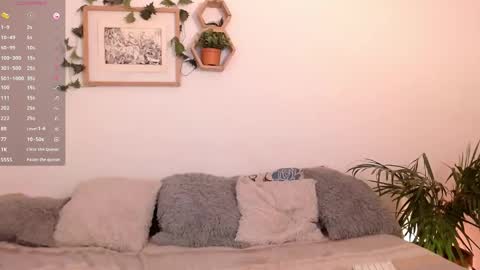 Harmony    Please help me to reach 100 thumbs up online show from 12/07/24, 06:54