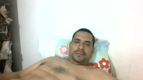 Snapshot of harpechediaz chatting on 07/08/26, 01:04 ricardo online show from 07/08/26, 01:04