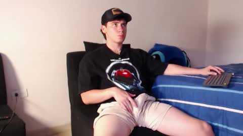 Snapshot of harry_brown2324 chatting on 10/20/25, 08:09 Sebastian online show from 10/20/25, 08:09