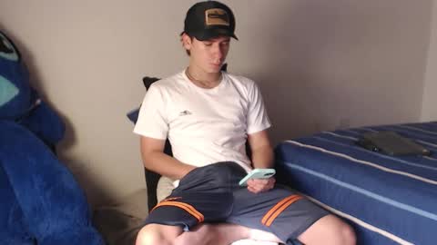 Snapshot of harry_brown2324 chatting on 10/26/25, 12:44 Sebastian online show from 10/26/25, 12:44