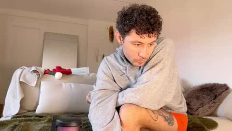 Snapshot of harry_jen chatting on 12/30/24, 09:05 TAP HERE choise Harry tattoo on chest Jen curls hair online show from 12/30/24, 09:05