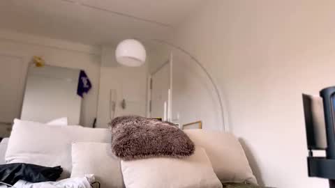 Snapshot of harry_jen chatting on 03/09/25, 08:40 TAP HERE choise Harry tattoo on chest Jen curls hair online show from 03/09/25, 08:40