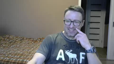 Snapshot of harrysnake chatting on 12/23/24, 06:44 HarrySnake online show from 12/23/24, 06:44